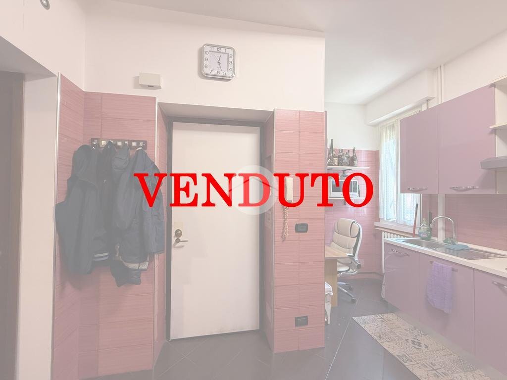 Three-room apartment Via Giambellino, Milano (neighborhood Giambellino) - photo 1