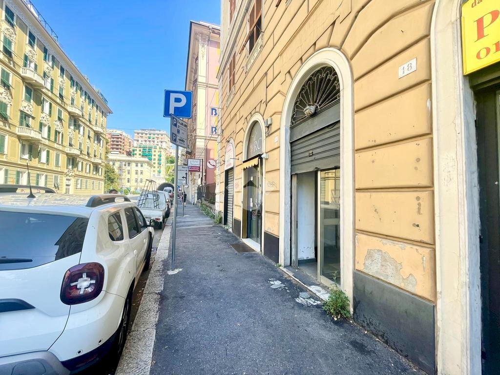 Shop via Carlo Barabino, Genova (neighborhood Foce) - photo 2