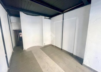 Shop via Carlo Barabino, Genova (neighborhood Foce) - photo 3