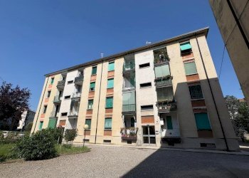 Two-room apartment Via Brennero, Legnano - photo 1