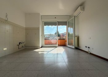 One-room apartment Viale Europa, Bussero - photo 3