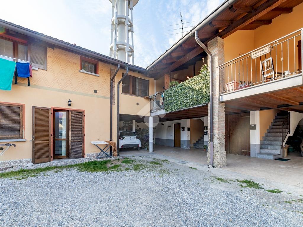 Two-room apartment Via Dante Alighieri, Trezzano Rosa - photo 1