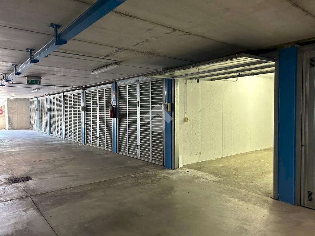 Box Piazza dell'incontro tra I Popoli, Settimo Milanese - foto 3