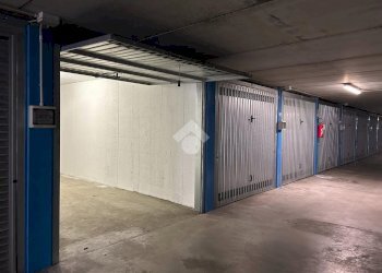 Box Piazza dell'incontro tra I Popoli, Settimo Milanese - foto 1