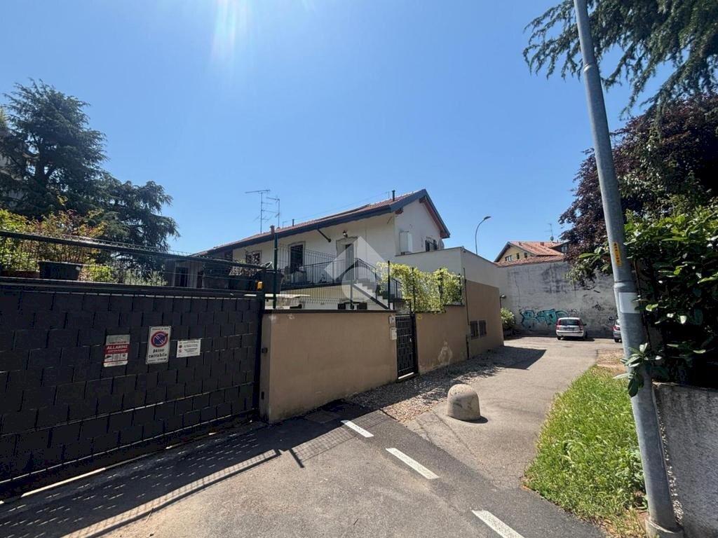 Semi-detached house Vicolo Pace, Rho - photo 1