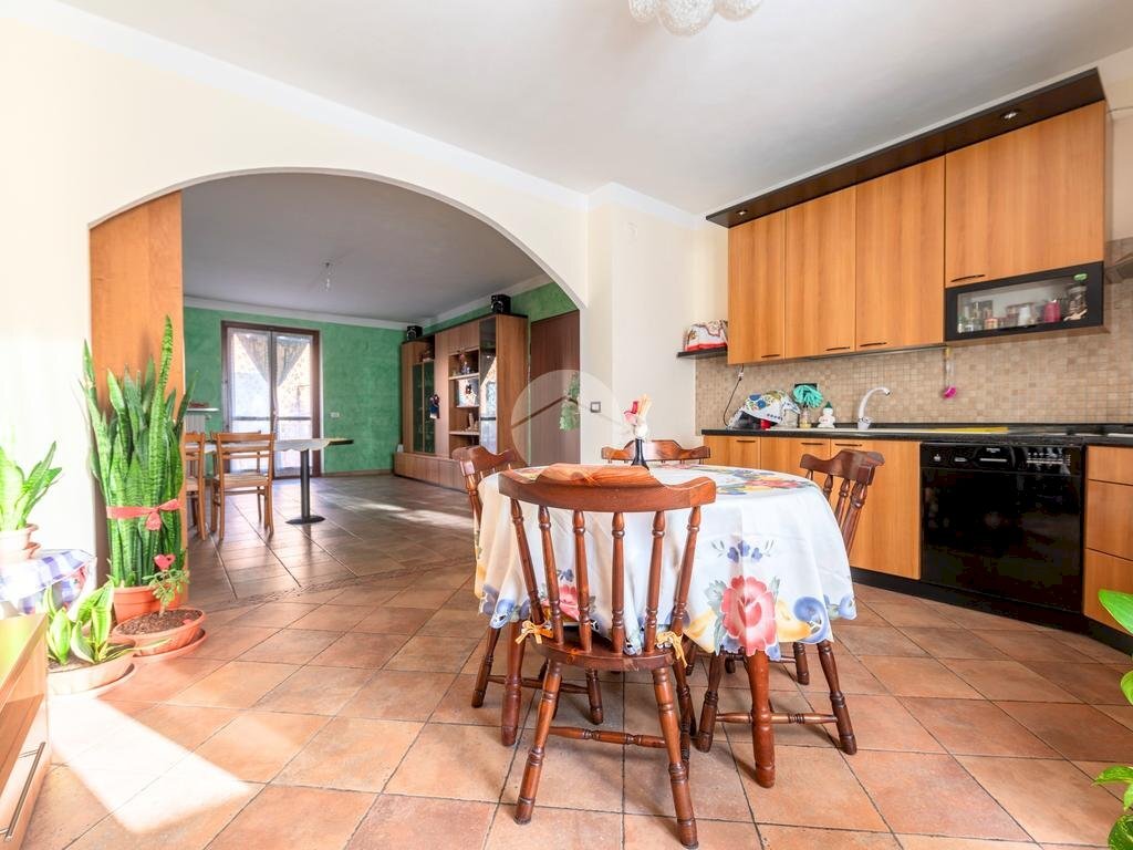 Four-room apartment Via Bergoglio, Cherasco - photo 2