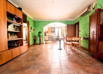 Four-room apartment Via Bergoglio, Cherasco - photo 1