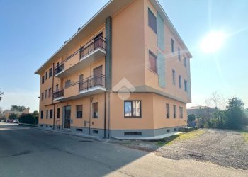 Two-room apartment Via Prealpi, Rescaldina - photo 1
