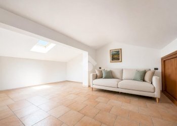 One-room apartment Via da vinci, Albinea - photo 9