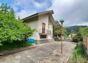 Foto 1 - Casa indipendente Località Montela
 
30, Bardineto - foto 1