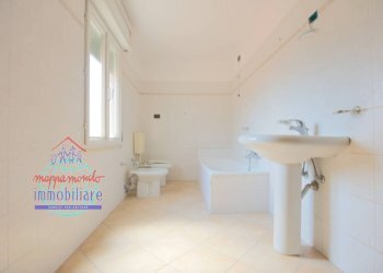 Foto 9 - Semi-detached house VIA SPALLANZANI
 
6, Cento - photo 9