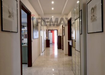 Hall / corridoio - Appartamento Via Gaetano Salvemini
 
69, Bari - foto 10