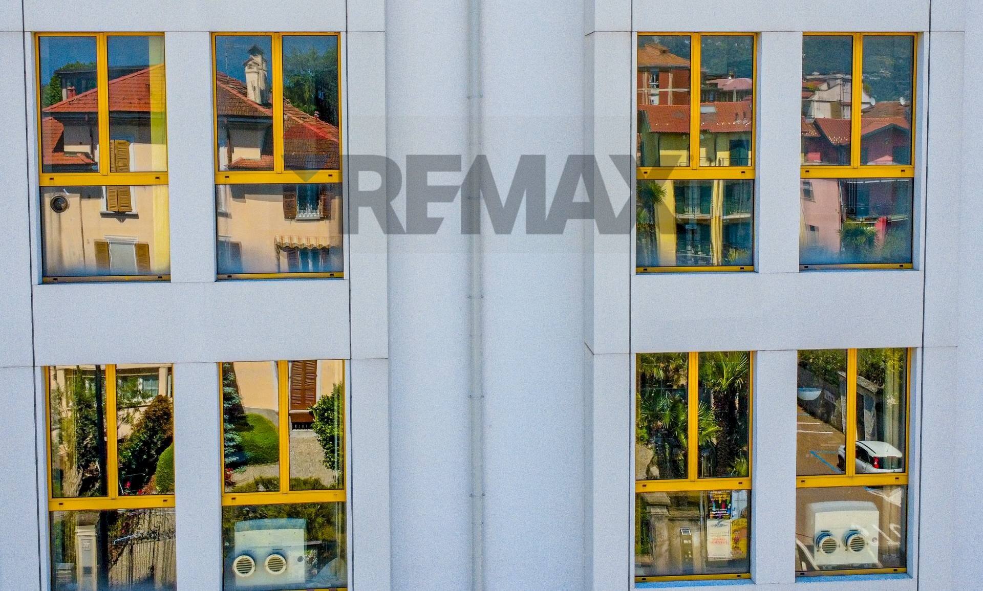Edificio all\'aperto - Office corso XXV Aprile
31, Luino - photo 3