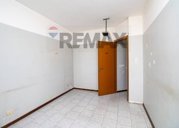 Stanza vuota - Ufficio corso XXV Aprile
31, Luino - foto 6