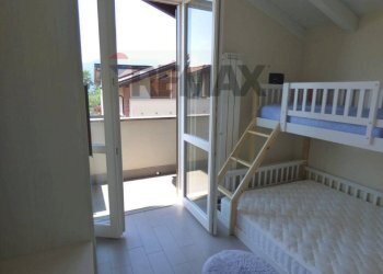 Camera / camera da letto - Three-room apartment via per Sarigo, Castelveccana - photo 9