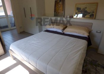 Camera / camera da letto - Three-room apartment via per Sarigo, Castelveccana - photo 13