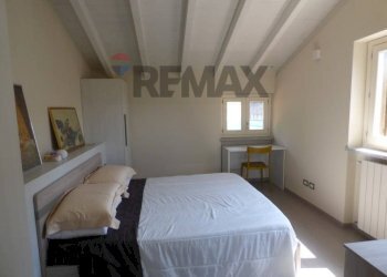Camera / camera da letto - Three-room apartment via per Sarigo, Castelveccana - photo 14