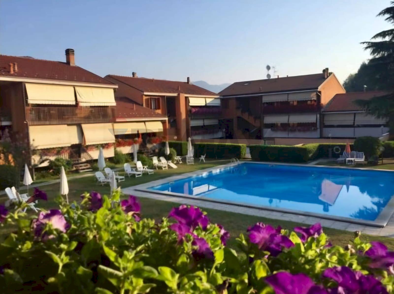 Piscina - Villa a Schiera Marchirolo - foto 1