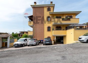 Edificio all\'aperto - Three-room apartment VIA TEVERE
14/c, Mentana - photo 1