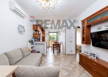 Sala da pranzo - Three-room apartment VIA TEVERE
14/c, Mentana - photo 2