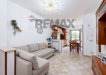Sala da pranzo - Three-room apartment VIA TEVERE
14/c, Mentana - photo 3
