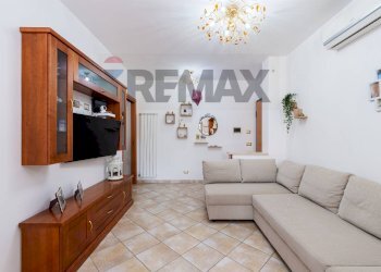 Soggiorno - Three-room apartment VIA TEVERE
14/c, Mentana - photo 5