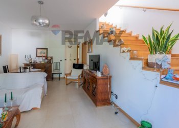 Sala da pranzo - Semi-detached house via Telemaco
 
23, Palermo - photo 7