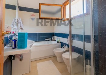Bagno - Semi-detached house via Telemaco
 
23, Palermo - photo 27