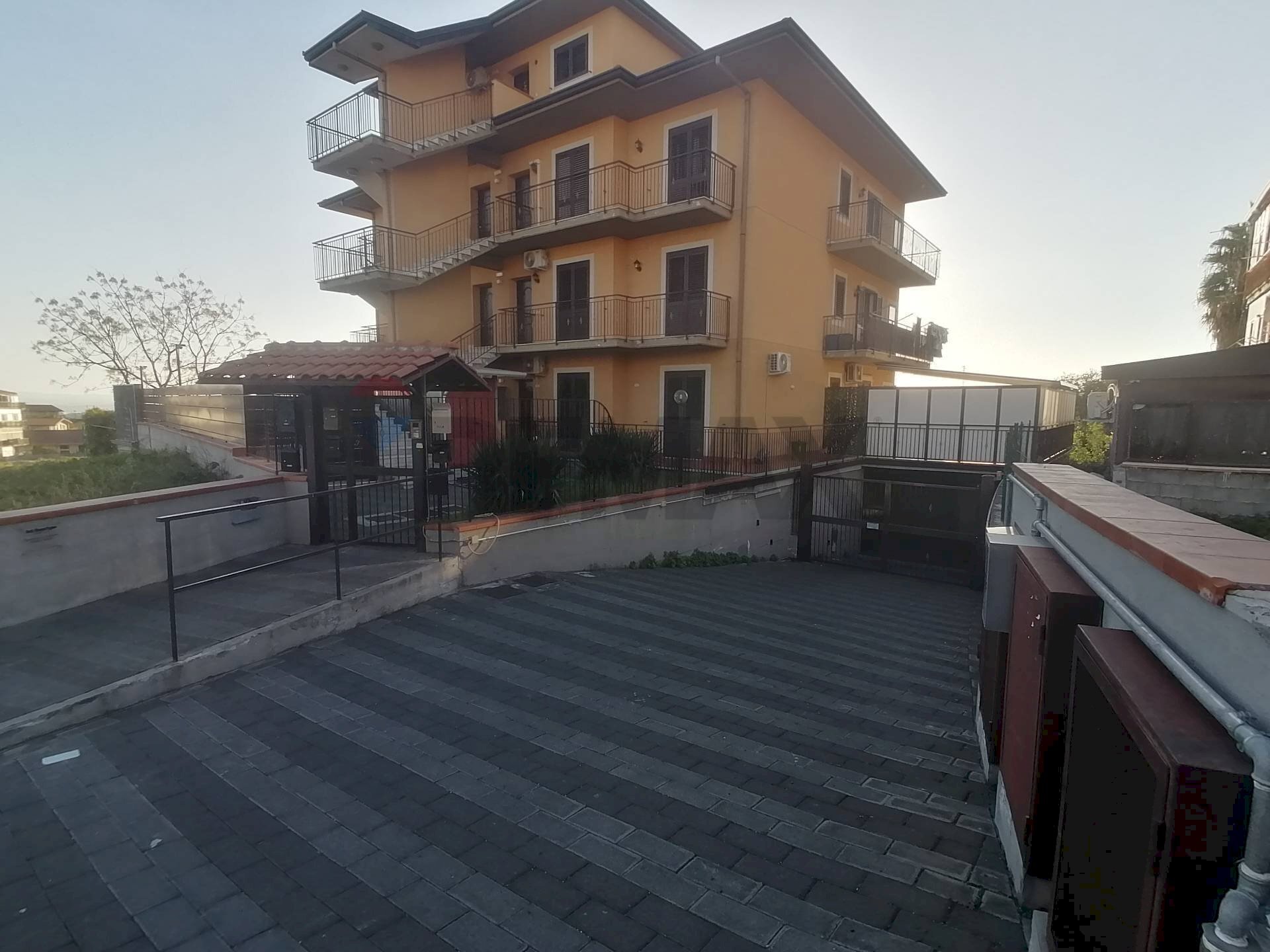 Edificio all\'aperto - Box Via delle Fresie
snc, Misterbianco - foto 2