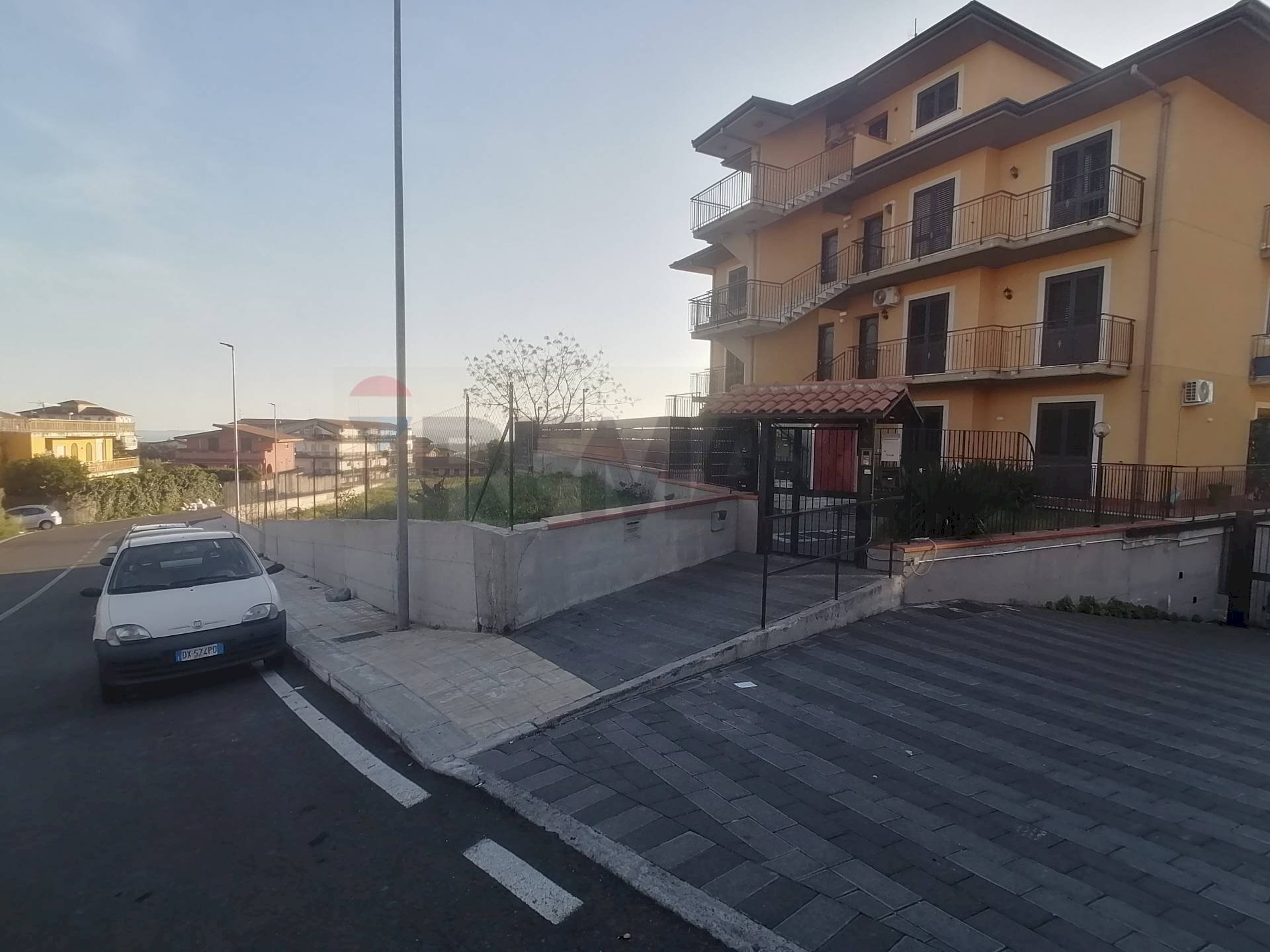 Edificio all\'aperto - Box Via delle Fresie
snc, Misterbianco - foto 3