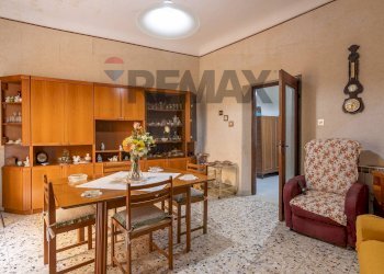 Sala da pranzo - Quadrilocale Via Ciancio
 
3, Caltagirone - foto 4