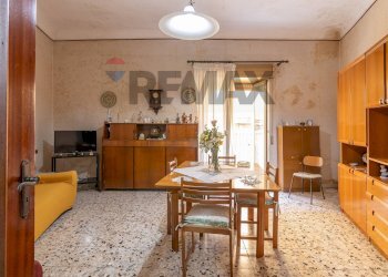 Sala da pranzo - Quadrilocale Via Ciancio
 
3, Caltagirone - foto 5