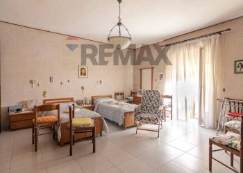 Sala da pranzo - Quadrilocale Via Ciancio
 
3, Caltagirone - foto 6