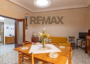 Sala da pranzo - Quadrilocale Via Ciancio
 
3, Caltagirone - foto 15