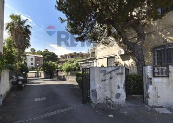 Edificio all\'aperto - Apartment Via Livorno
 
125, Aci Castello - photo 23