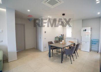Sala da pranzo - Three-room apartment Viale Mario Rapisardi
 
707, Catania - photo 2