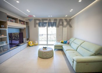Soggiorno - Three-room apartment Viale Mario Rapisardi
 
707, Catania - photo 5