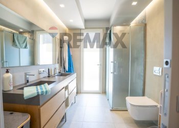 Bagno - Three-room apartment Viale Mario Rapisardi
 
707, Catania - photo 15