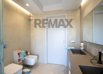 Bagno - Three-room apartment Viale Mario Rapisardi
 
707, Catania - photo 16