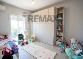 Camera / camera da letto - Three-room apartment Viale Mario Rapisardi
 
707, Catania - photo 19