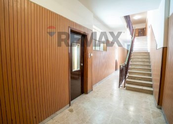 Ricezione / Lobby - Three-room apartment Viale Mario Rapisardi
 
707, Catania - photo 36