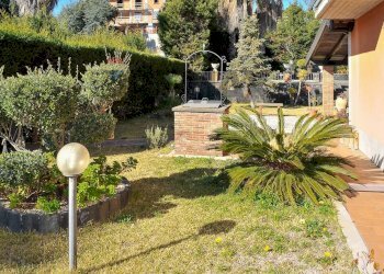 Giardino - Casa semi indipendente Via Guardia Ragala
 
11, Nicolosi - foto 11