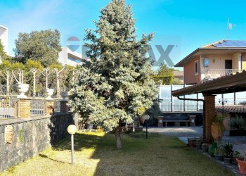 Giardino - Casa semi indipendente Via Guardia Ragala
 
11, Nicolosi - foto 14
