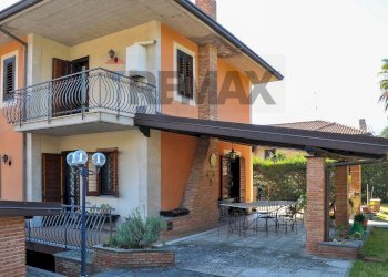 Casa all\'aperto - Casa semi indipendente Via Guardia Ragala
 
11, Nicolosi - foto 16