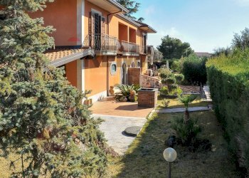 Casa all\'aperto - Casa semi indipendente Via Guardia Ragala
 
11, Nicolosi - foto 23