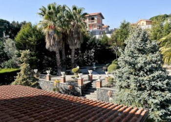 Giardino - Casa semi indipendente Via Guardia Ragala
 
11, Nicolosi - foto 37