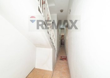 Hall / corridoio - Apartment Vicolo Della Vigna
 
17, Catania - photo 20