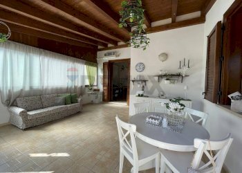 Sala da pranzo - Villa Via delle Mandorle
 
29, Valderice - foto 13