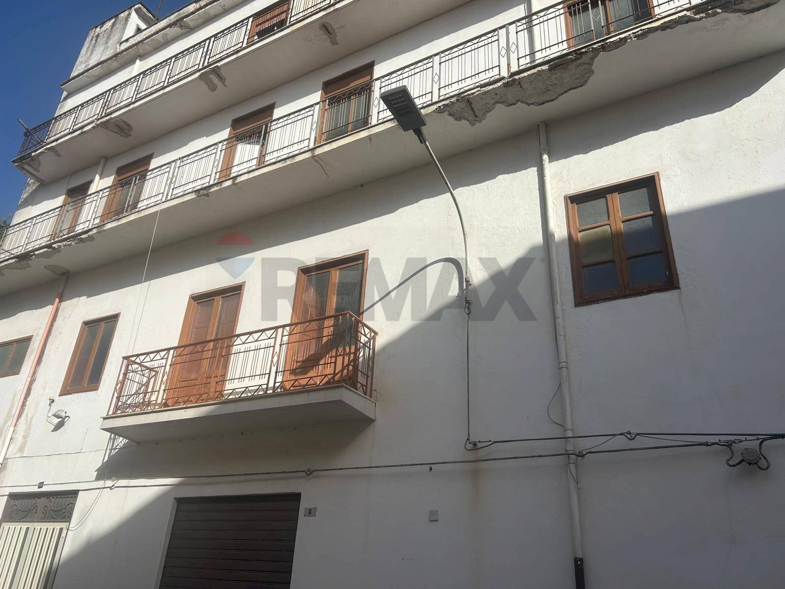 Edificio all\'aperto - Stable - Palace via sebastiano la franca
 
-, Partinico - photo 1
