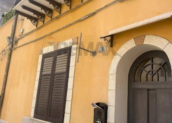 Edificio all\'aperto - Apartment VIA TAROLLO
 
1-3, Partinico - photo 1